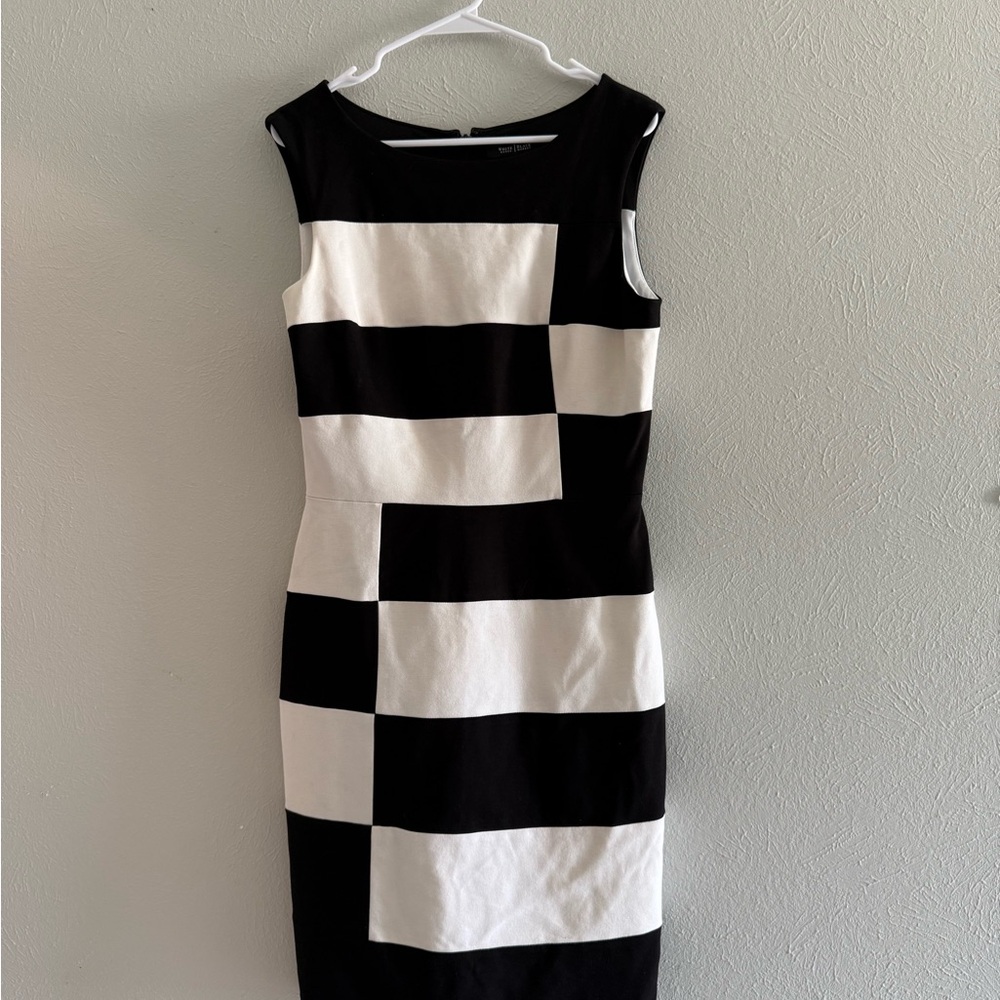 White House Black Market Geometric Black/White Midi Dress
PTP 18”, Length 39”